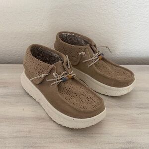 Hey Dude Wendy Peak Fold Boot Suede women’s size 10